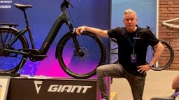 Giant face à la tempête : comment le leader mondial du vélo évite la chute