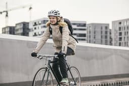 Équipement vélo hiver : notre sélection de 3 vestes chaudes et imperméables