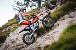 KTM Freeride E 2025 : la moto électrique tout-terrain gagne en autonomie