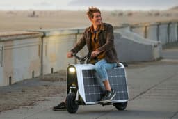 Électrique et solaire, ce scooter électrique n'a pas besoin de se recharger