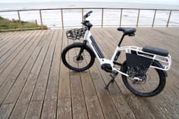 Nakamura Crosscity+ : ce vélo cargo électrique abordable est maintenant dispo chez Intersport !