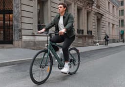 Avec ses nouveaux vélos électriques en carbone, Engwe change la donne